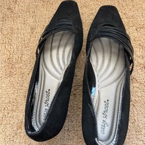 Easy Street Women's Classic Black Loafers